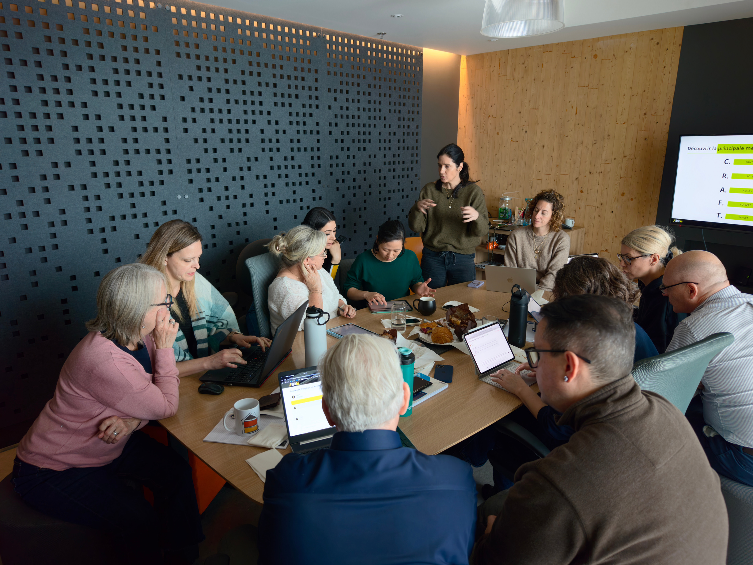 Atelier IA Liftia en petit groupe autour d'une table