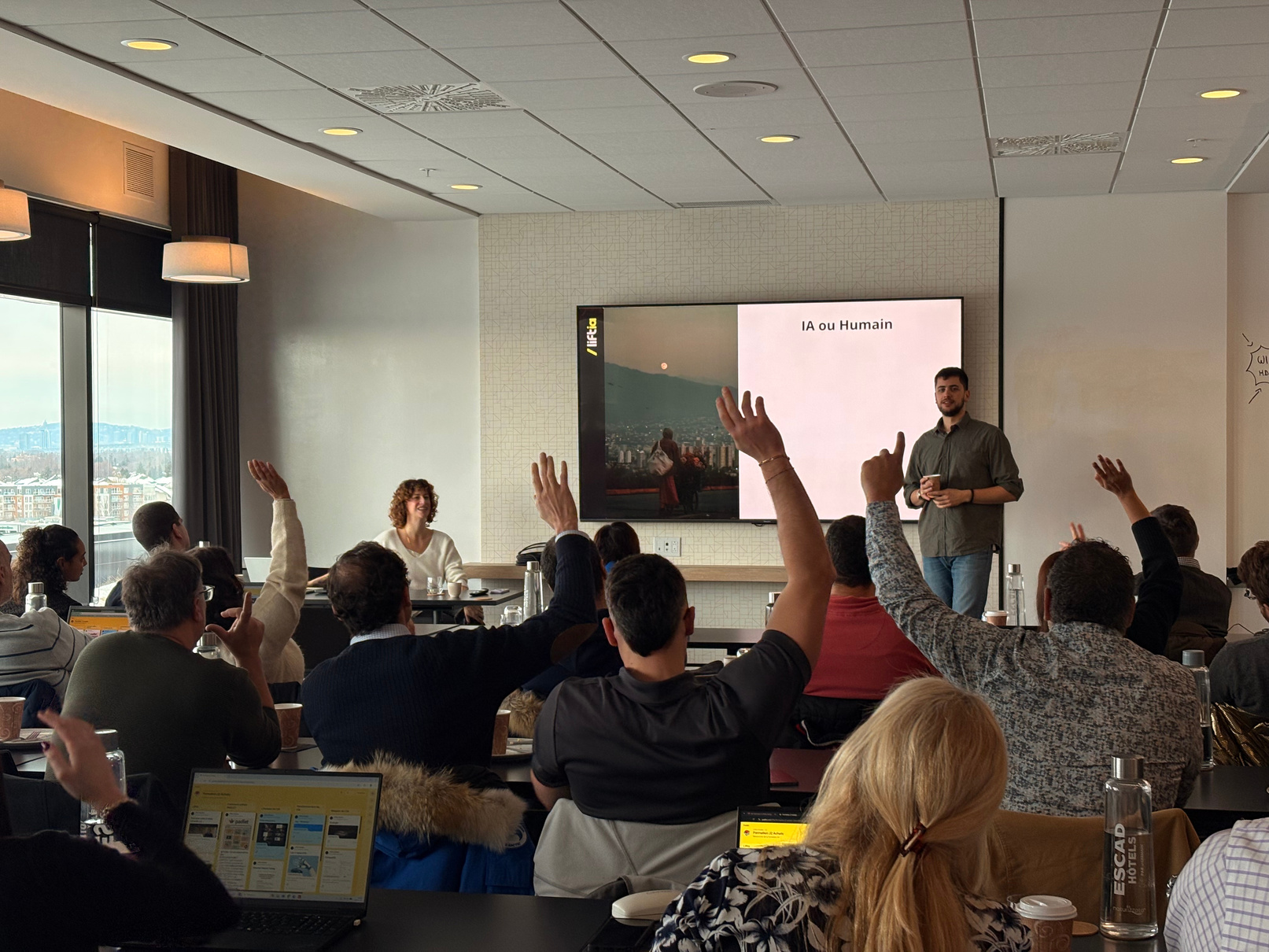 Formation IA Liftia en salle, participants en interaction